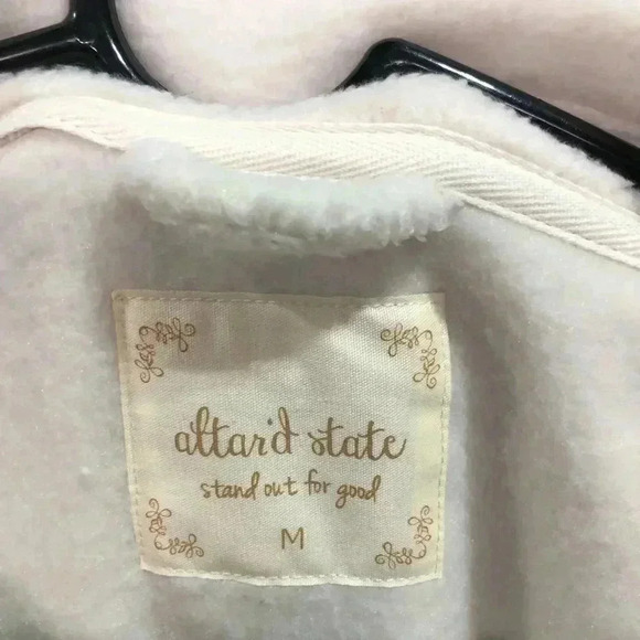 NWOT Altar'd State Shacket/button down, chest & hip pockets,soft blanket fleece - Picture 7 of 10